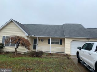 736 Staghorn Dr, New Castle, DE 19720
