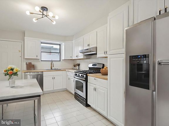 5th image of 2340 S Rosewood St
