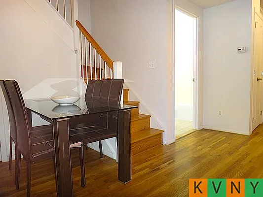 Rented by KVNY Soho | media 59