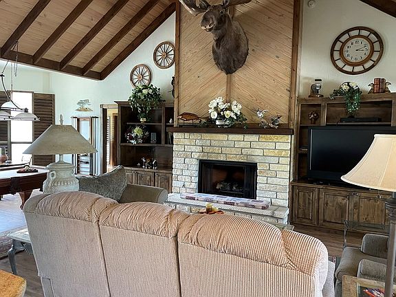 5th image of 1909 Chalet Cir