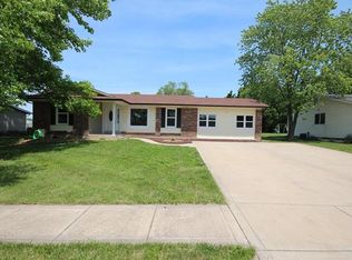 303 Richmond Dr, Warrenton, MO 63383