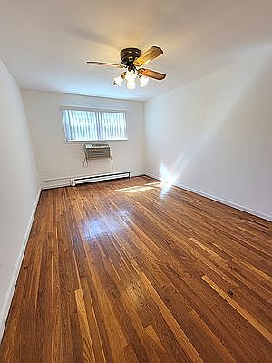4th image of 801 Throgs Neck Expy #3