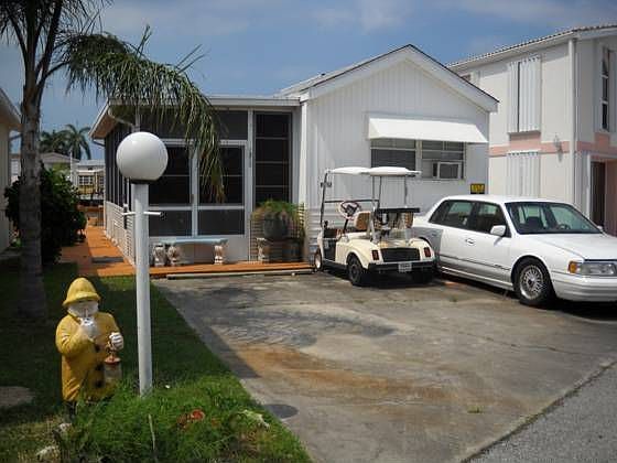 1st image of 1056 Nettles Blvd