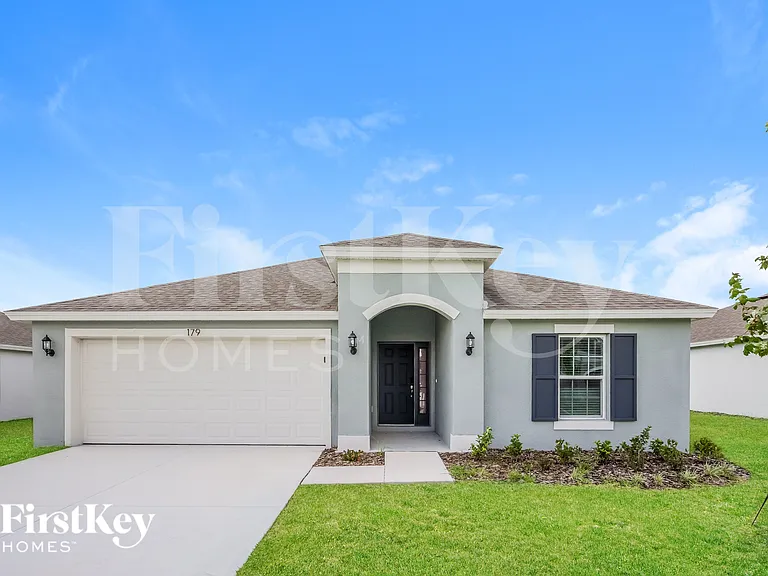 179 Southern Breeze Loop — Photo 1
