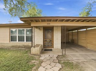 225 Lower Lacoste Rd, Castroville, TX 78009
