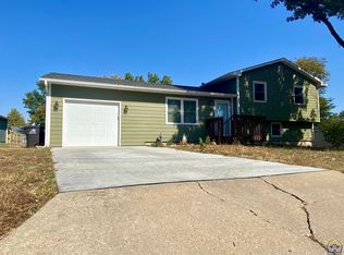 1302 16th St, Wamego, KS 66547