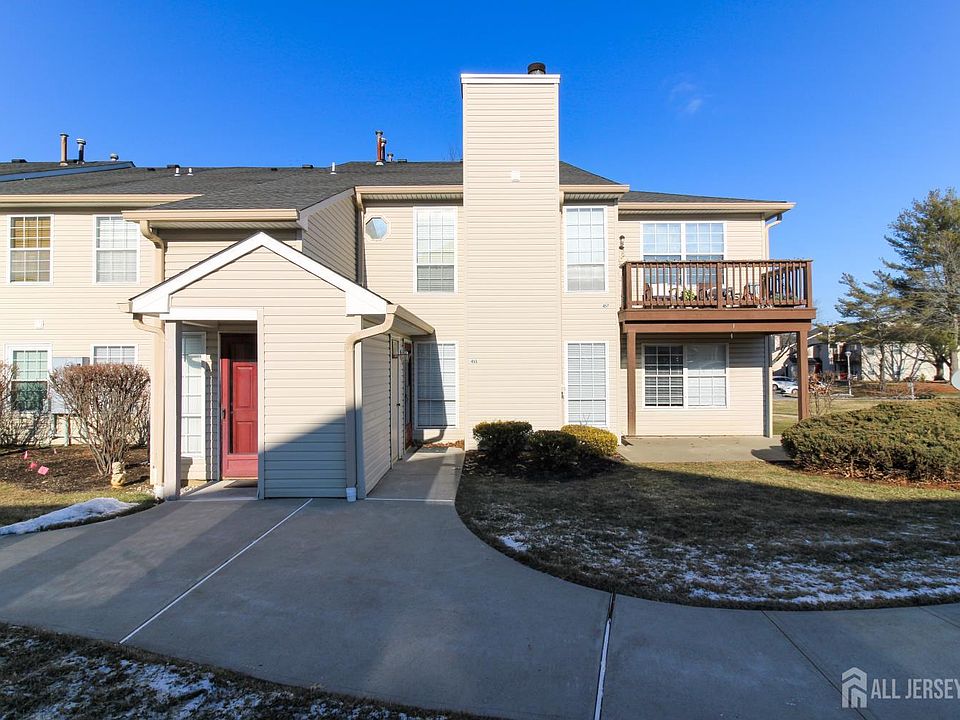 1st image of 455 Hawthorne Pl