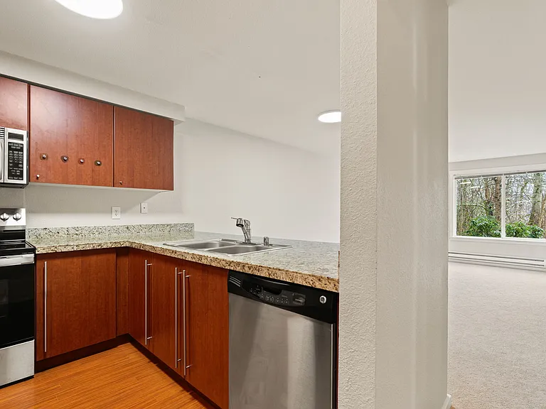 11309 NE 128th St #F104 — Photo 19