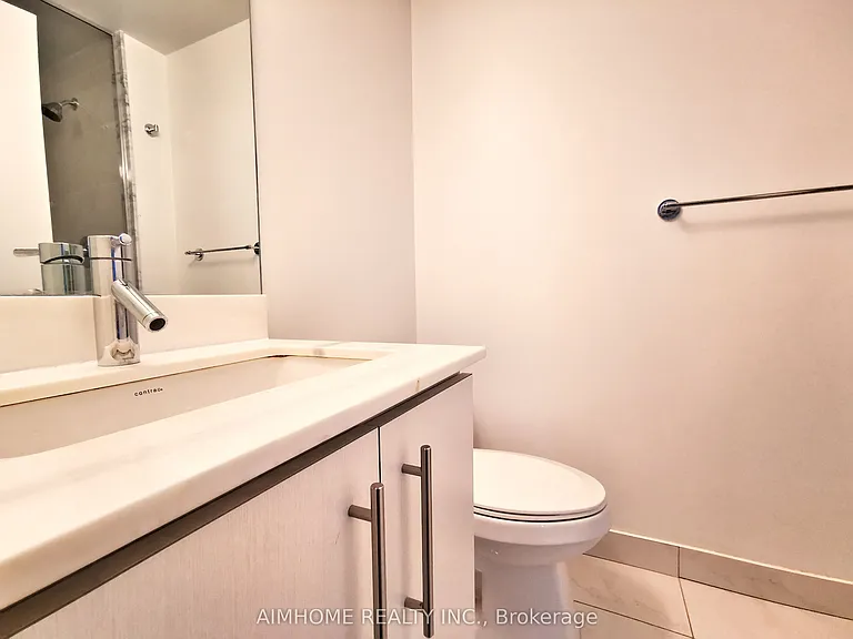 58 Orchard View Blvd #2006 — Photo 11
