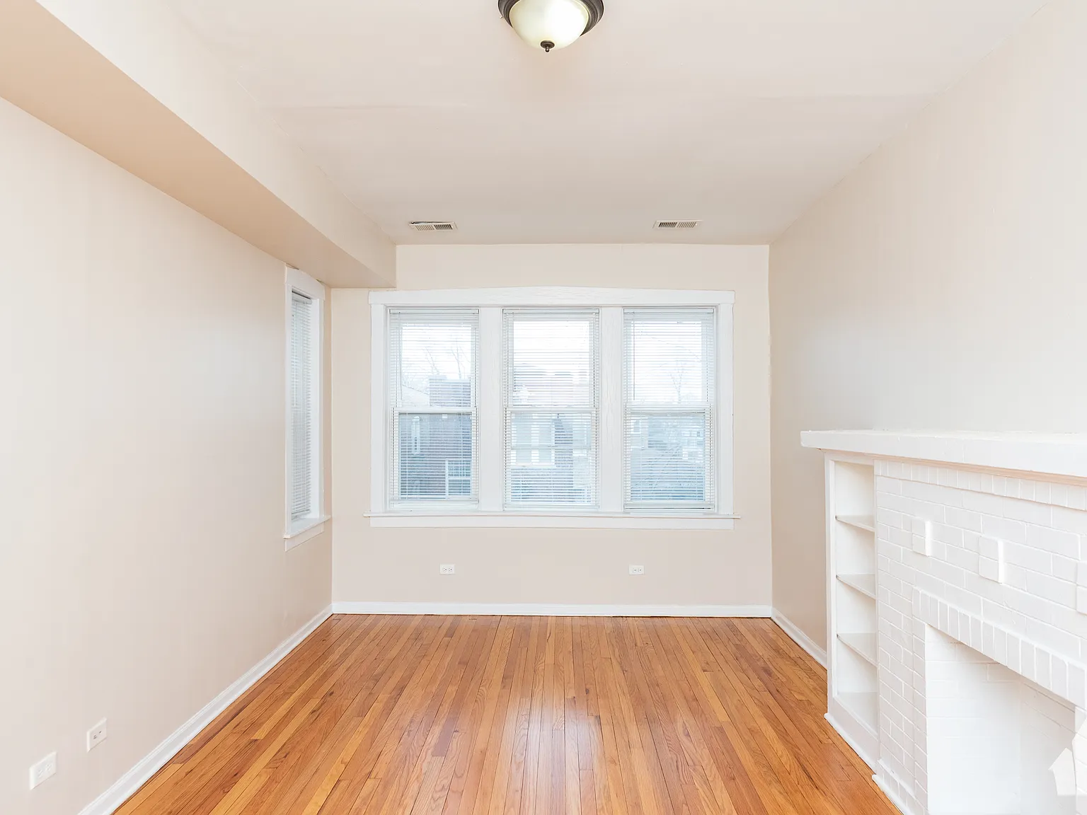2 bed, 1100 sqft, $1,895 — Photo 2