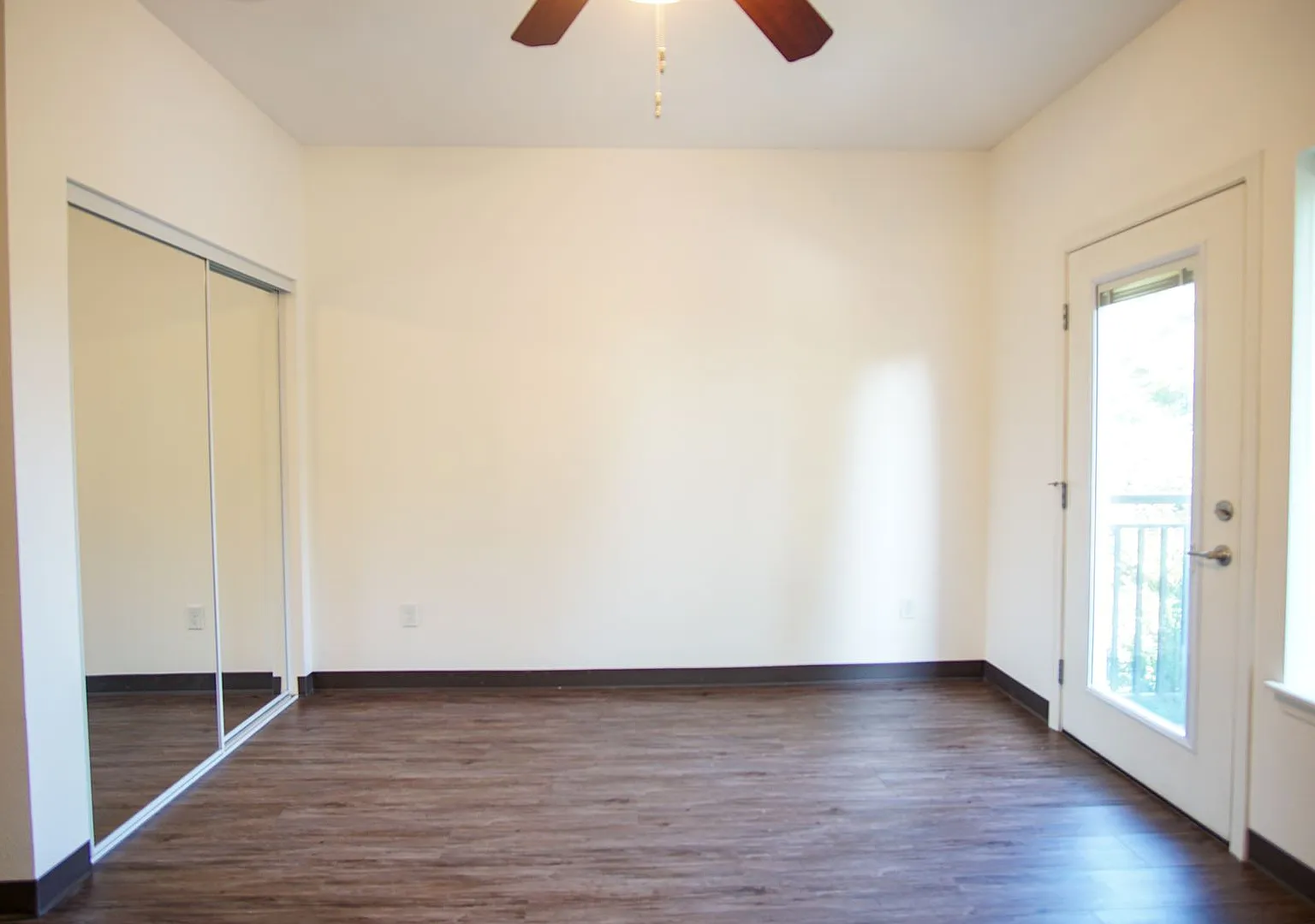 103 S Meade St — Photo 3