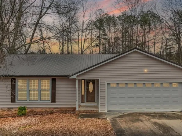 136 Jennifer Ln, Carrollton, GA 30116