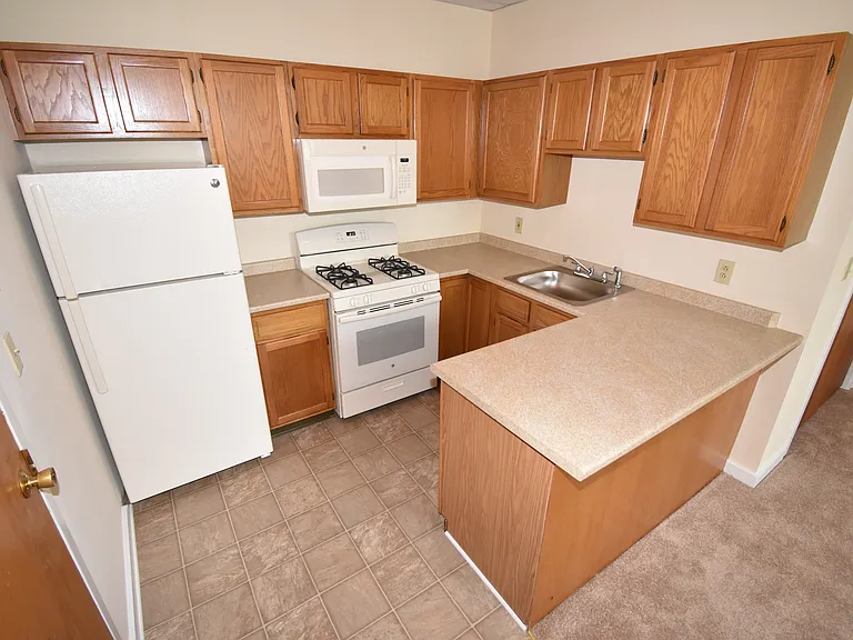 Fallview Apartments — Photo 5