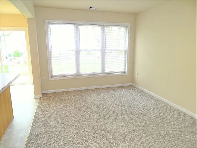 103 Pepperton Ct — Photo 3