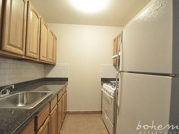 2nd image of 1628 Lincoln Pl APT 4F