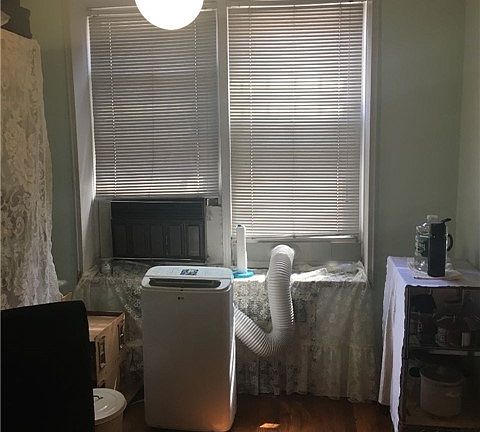 5th image of 6730 Clyde St #2E