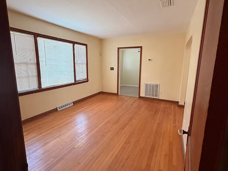 425 Laurina St — Photo 9