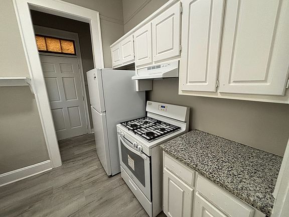 5th image of 1263 Cedar Ave #1261