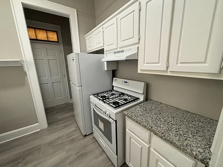 1263 Cedar Ave — Photo 5