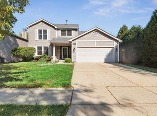 1810 Hawk Ln, Elk Grove Village, IL 60007
