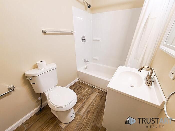 2nd image of 1221 W Allegheny Ave