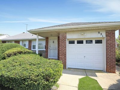 821 Hemlock St, Franklin Square, NY, 11010