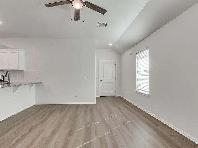 11505 Mackenzie Way — Photo 12