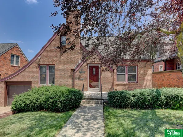 2015 N 52nd St, Omaha, NE 68104