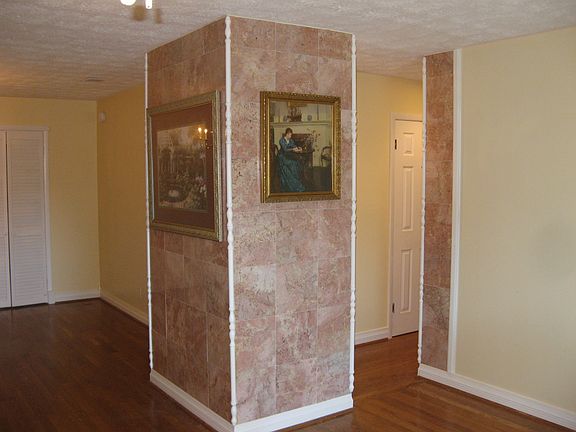 Living room to hall