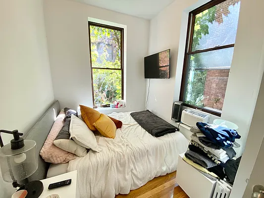 Rented by J PRESTON AND ASSOCIATES INC | media 19