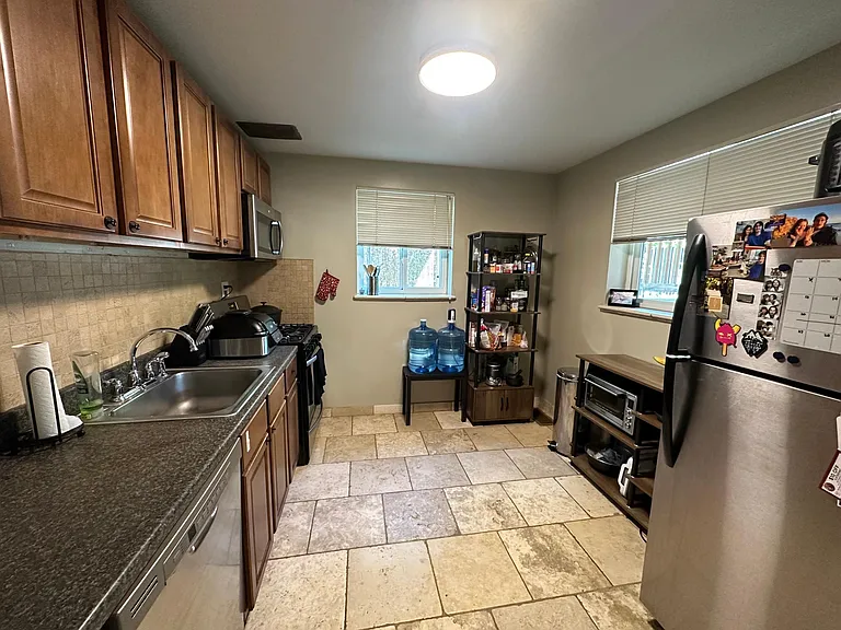 441 N Washington St — Photo 5