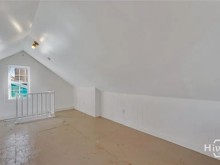 218 W Anderson St #UPPER — Photo 23