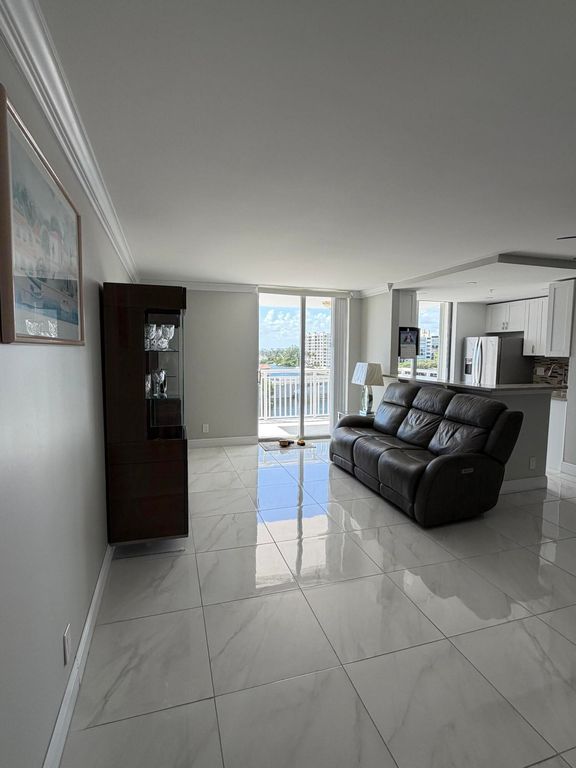 1505 N RIVERSIDE Drive #703, photo 8