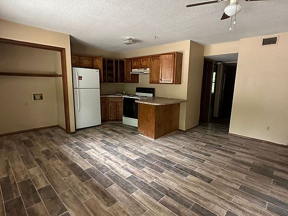 3rd image of 312 S 12th St APT B