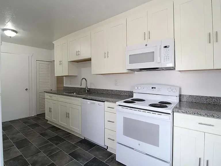 4613 Cambridge St — Photo 1