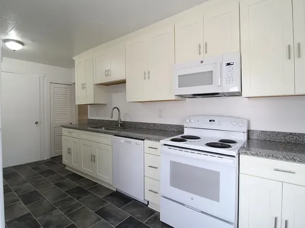 4613 Cambridge St, Kansas City, KS 66103