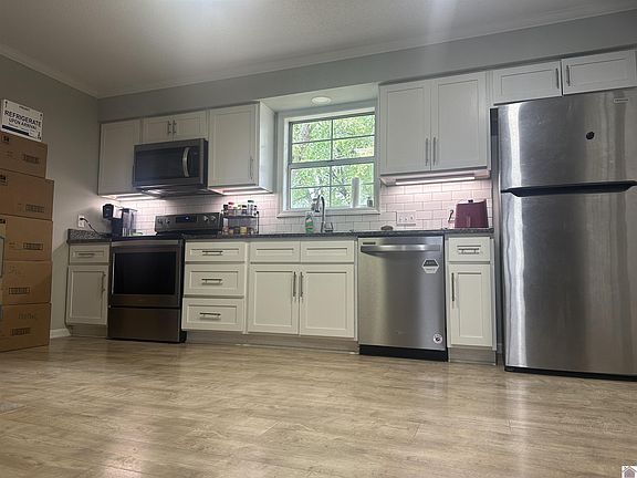 4th image of 1902 Westwood Dr