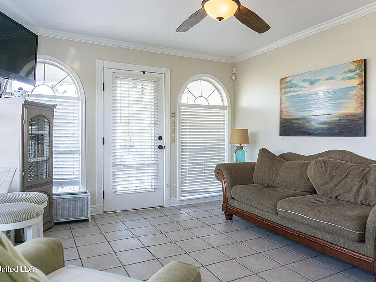 1102 Stanfield Point Rd #B — Photo 7