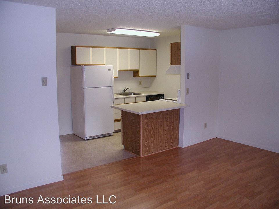 2nd image of 532 Sacandaga Rd APT 32