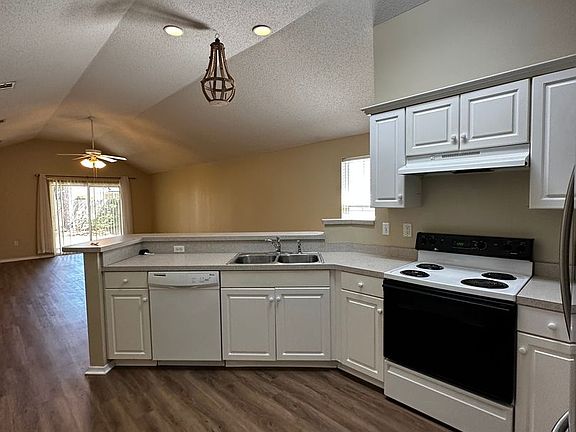 4th image of 966 Claeven Cir
