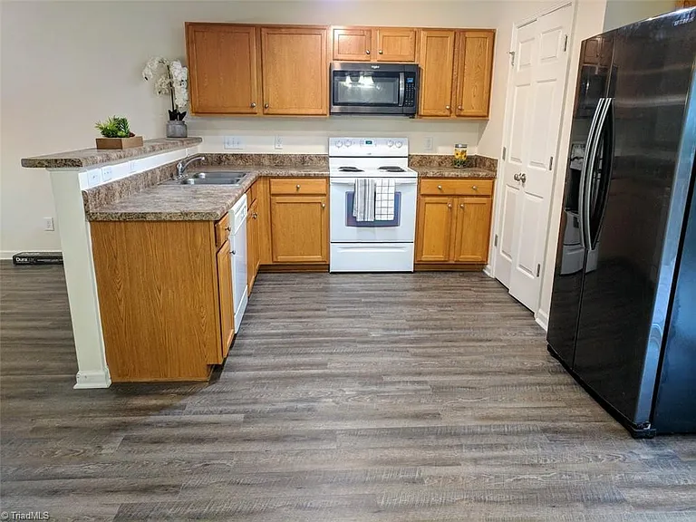 3 Dillingham Pl — Photo 6