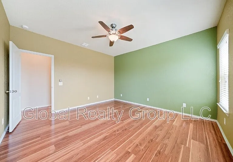 516 Stonebrook Dr — Photo 16