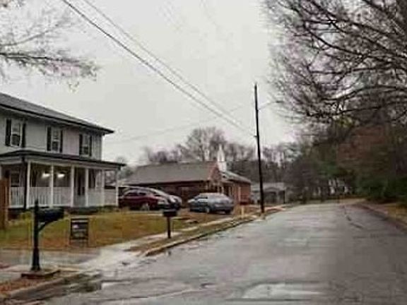 Exterior Neighborhood (street photo)