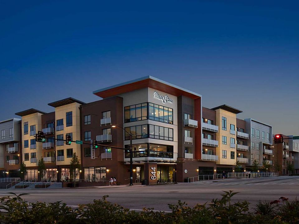 Main & Stone apartments community photo