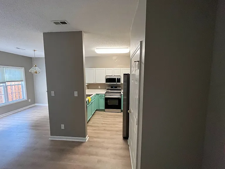 107 Fox Trail Ln — Photo 4