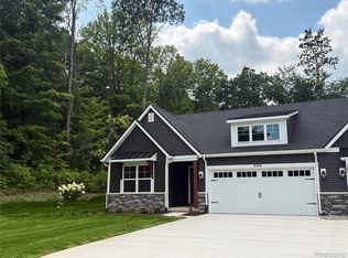390 Canyon Creek Ct #21, Howell, MI 48843