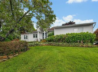 7 Gordon Ave, Plainview, NY 11803