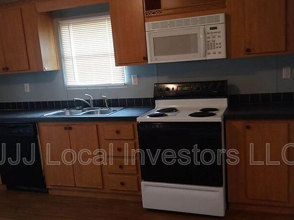 3rd image of 104 Pearl St #104