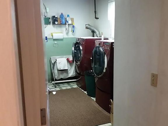 3rd image of 132 Surrey Ln