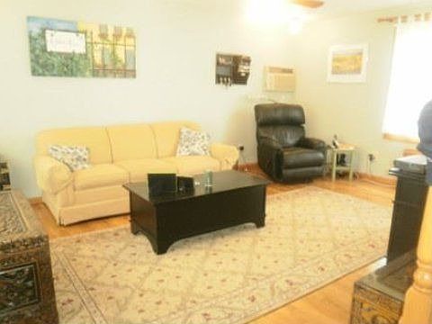 2nd image of 115 Blaine Ave